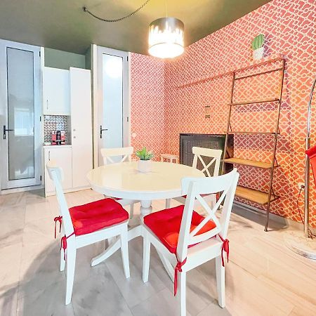 Loft 1 Bedroom Apartment In The Heart Of 아테네 외부 사진
